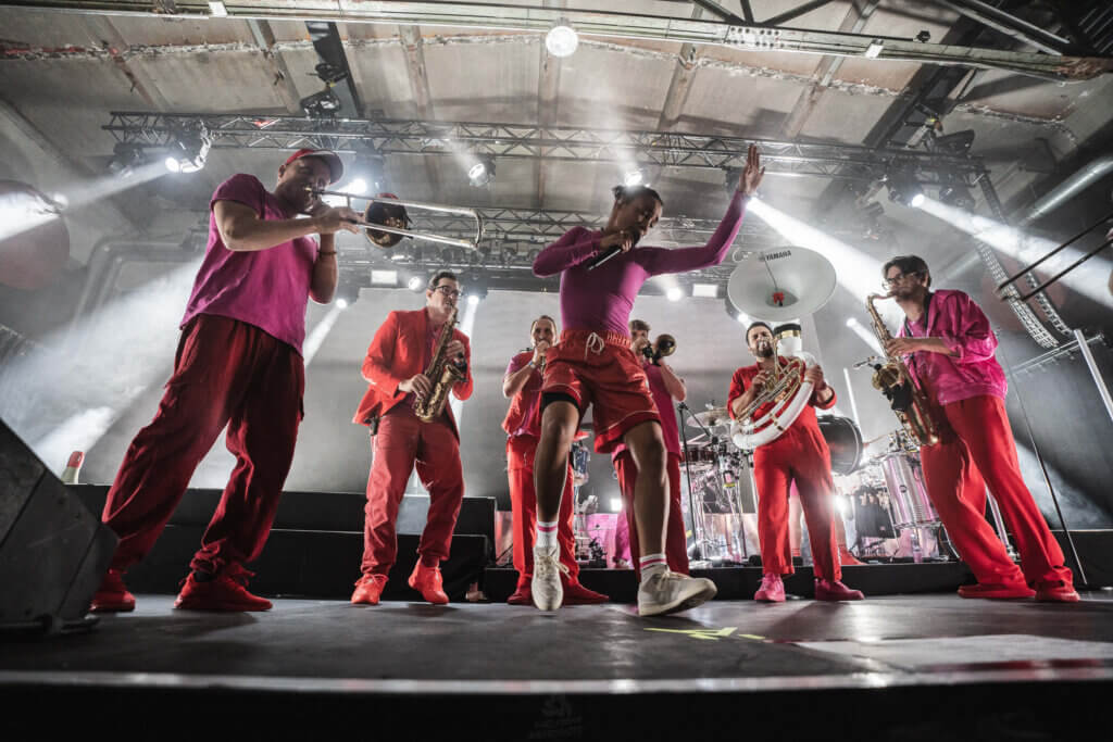 Moop Mama & Älice (by karlssonsphotobox)